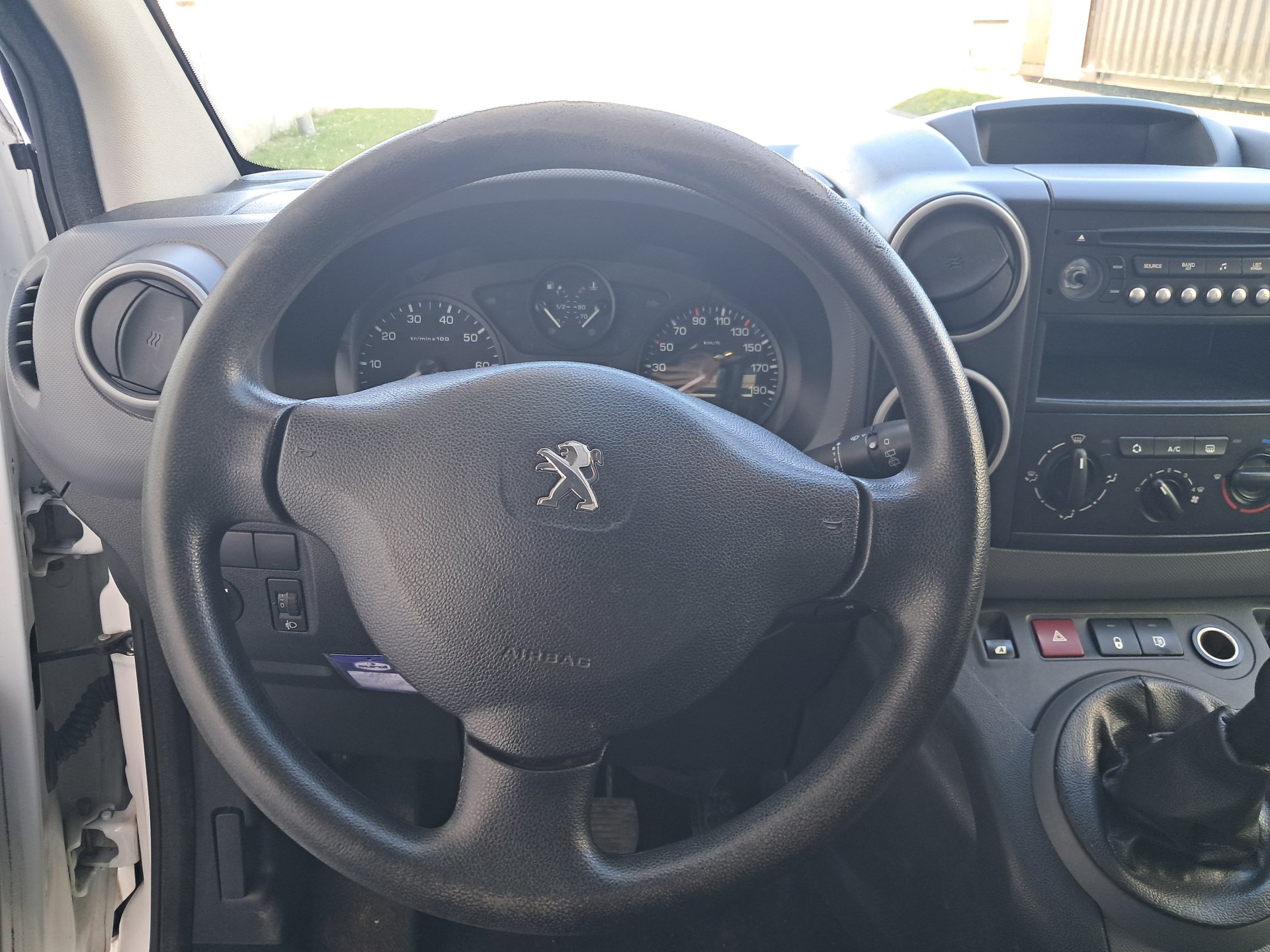 Peugeot 1.6 HDi L1H1 | 3-ZIT | LICHTE VRACHT - Ocassies foto 13