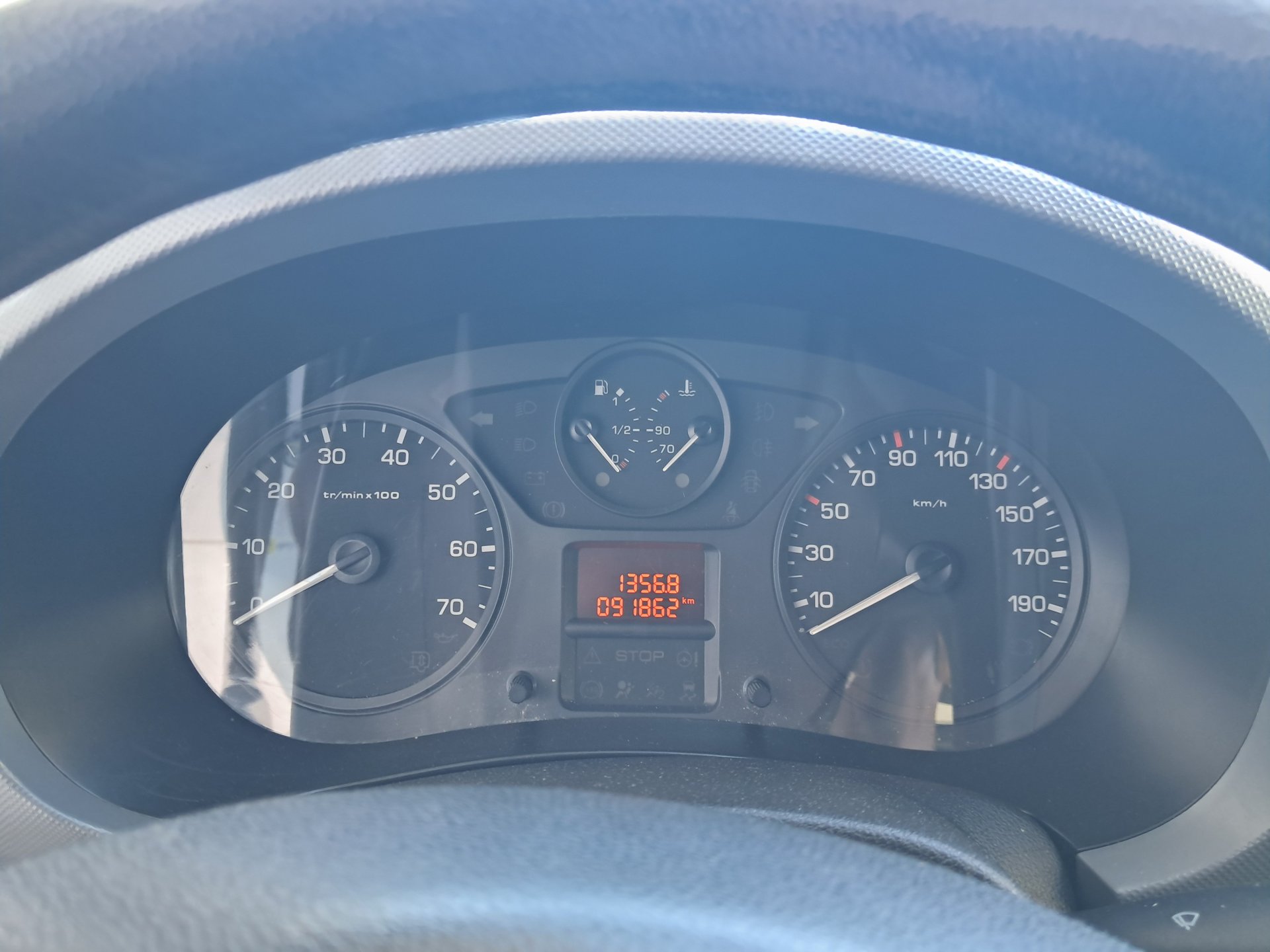 Peugeot 1.6 HDi L1H1 | 3-ZIT | LICHTE VRACHT - Ocassies foto 14