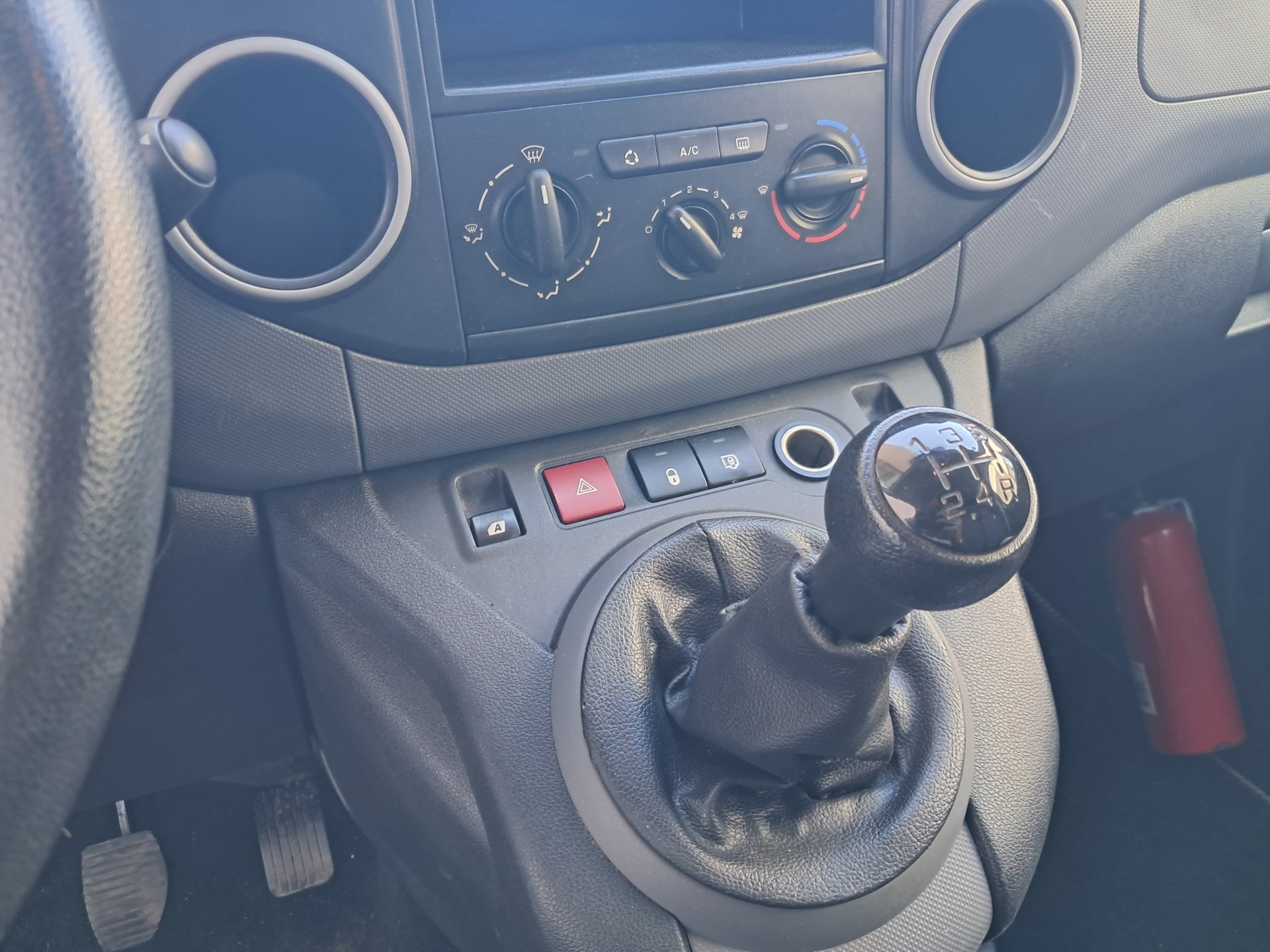Peugeot 1.6 HDi L1H1 | 3-ZIT | LICHTE VRACHT - Ocassies foto 16