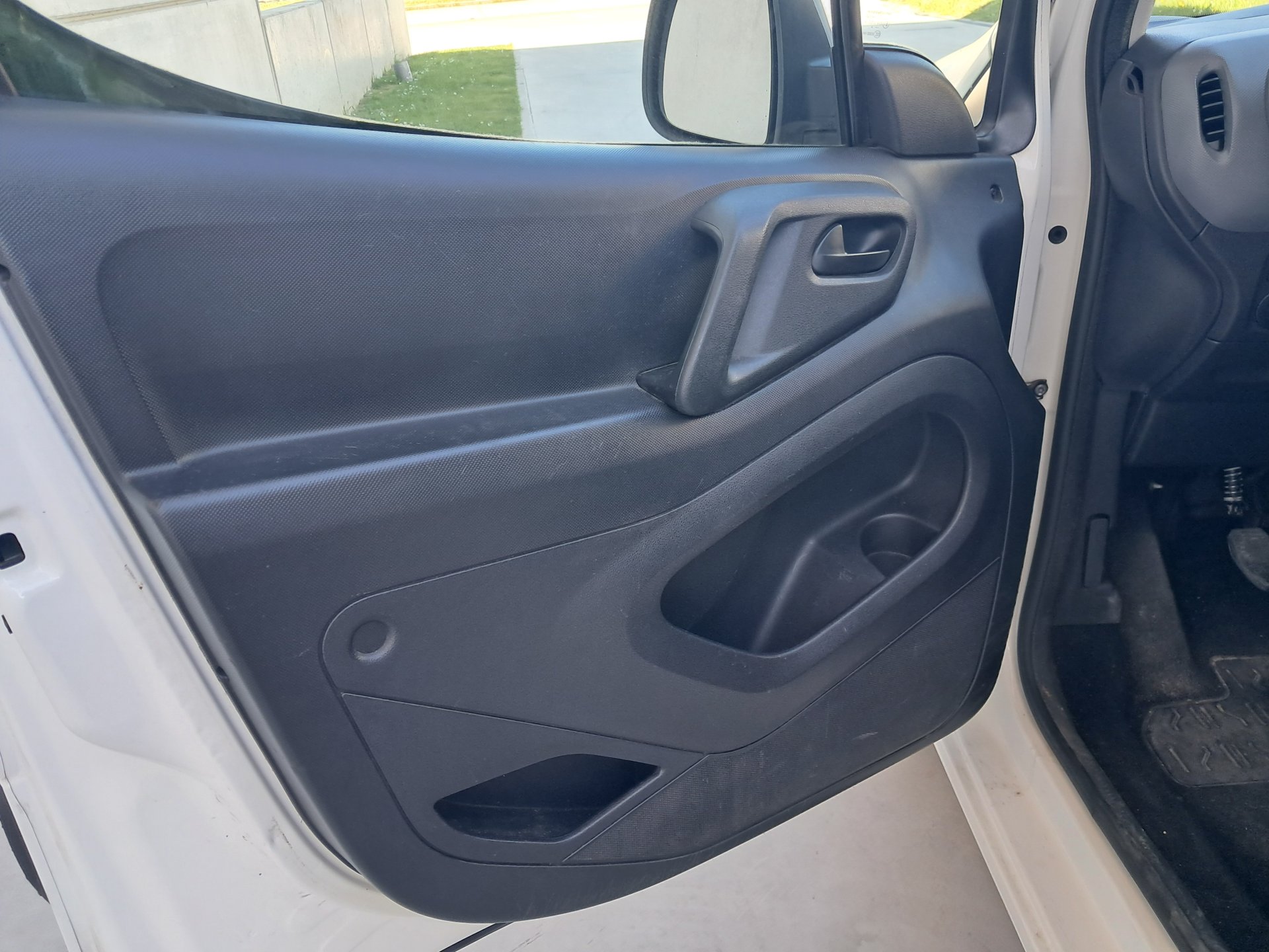 Peugeot 1.6 HDi L1H1 | 3-ZIT | LICHTE VRACHT - Ocassies foto 18