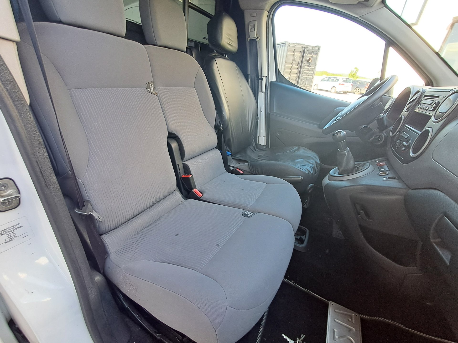 Peugeot 1.6 HDi L1H1 | 3-ZIT | LICHTE VRACHT - Ocassies foto 10