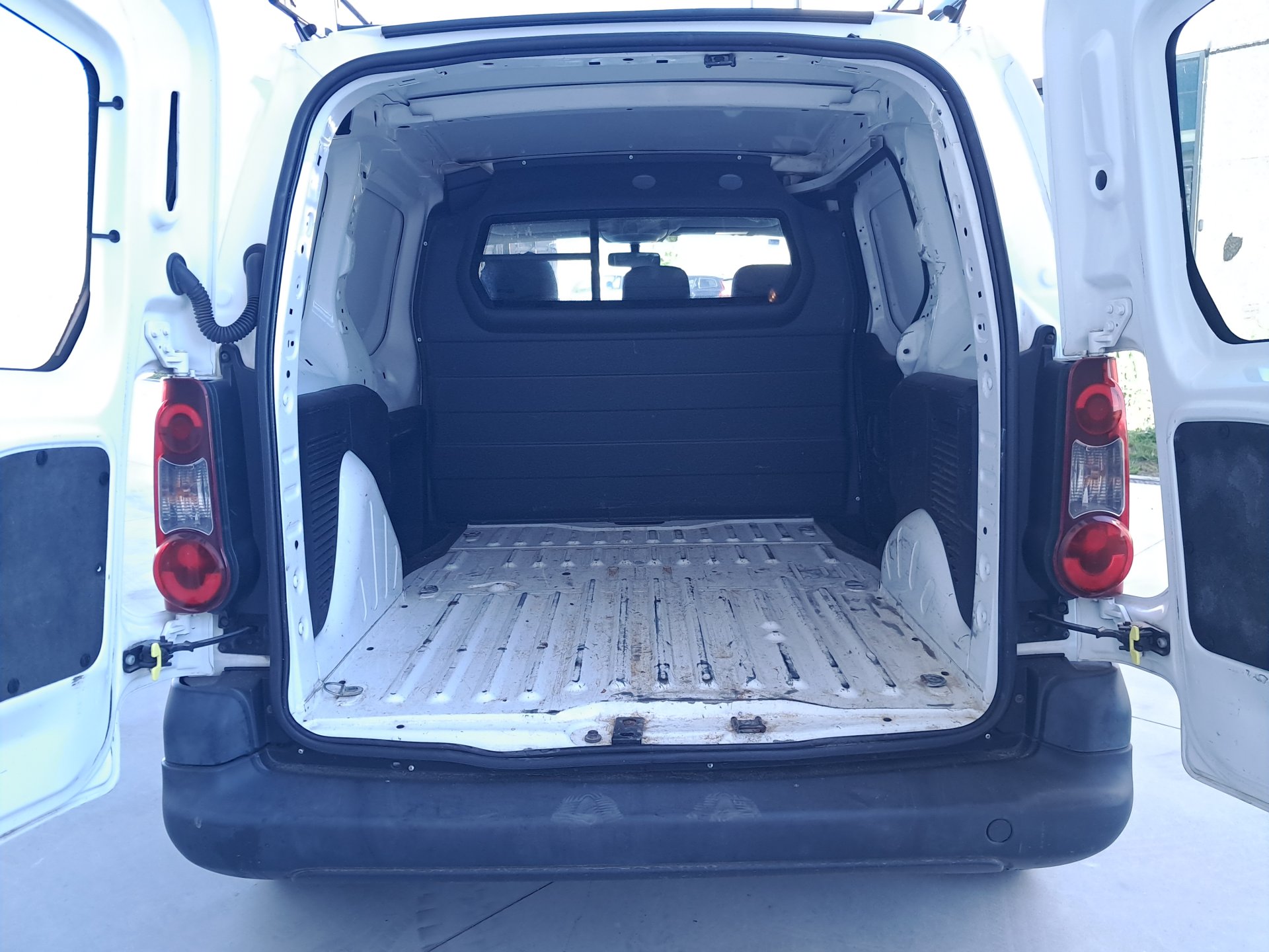 Peugeot 1.6 HDi L1H1 | 3-ZIT | LICHTE VRACHT - Ocassies foto 21