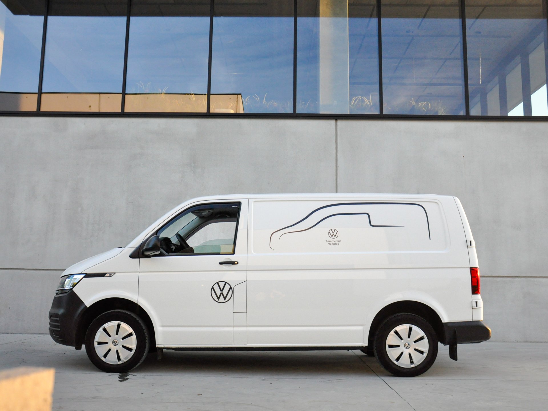 Volkswagen Transporter | 3-zit | Lichte vracht | Trekhaak - Ocassies foto 5